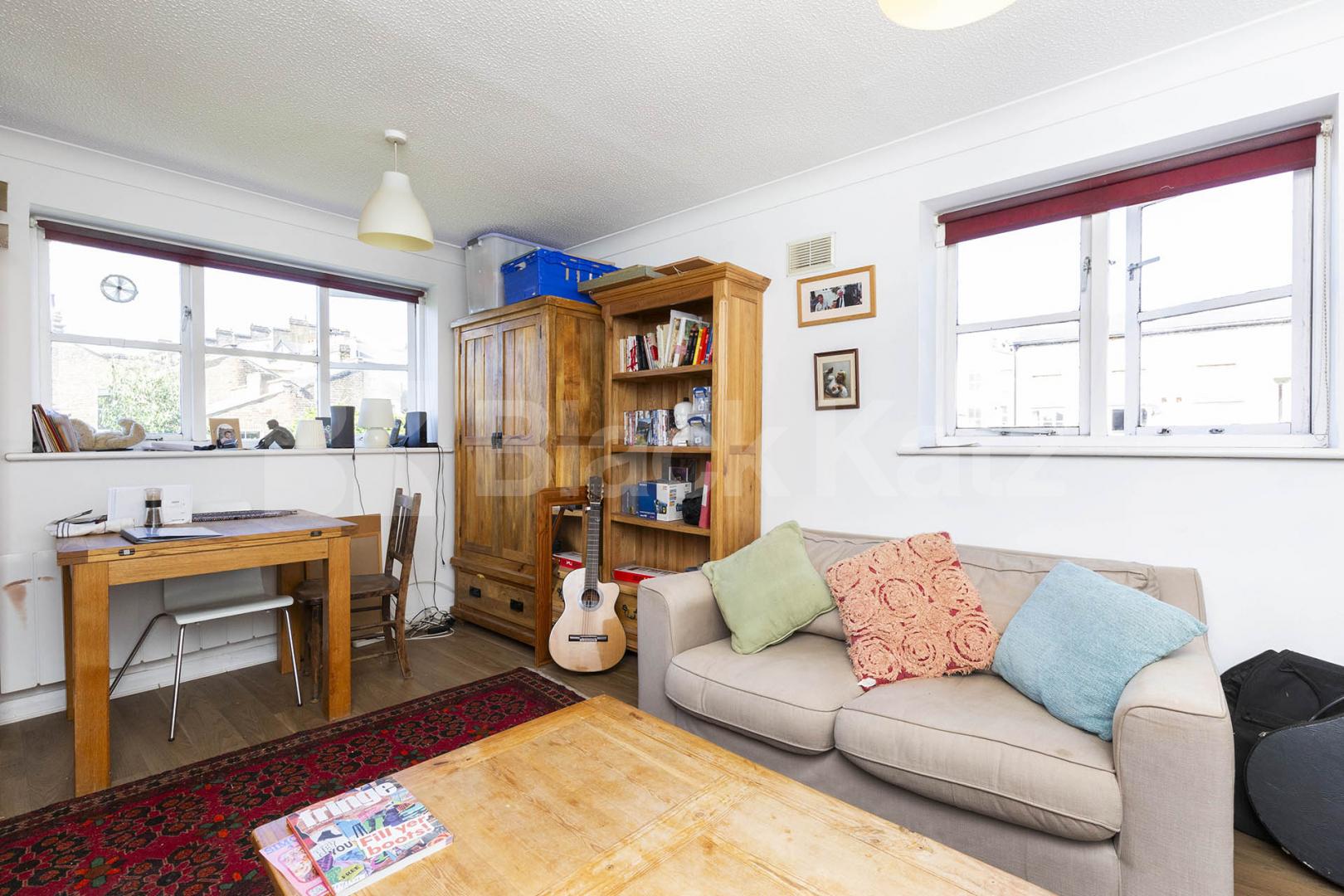 A spacious one double bedroom flat located between Archway and Finsbury Park Cornwallis Square, Archway